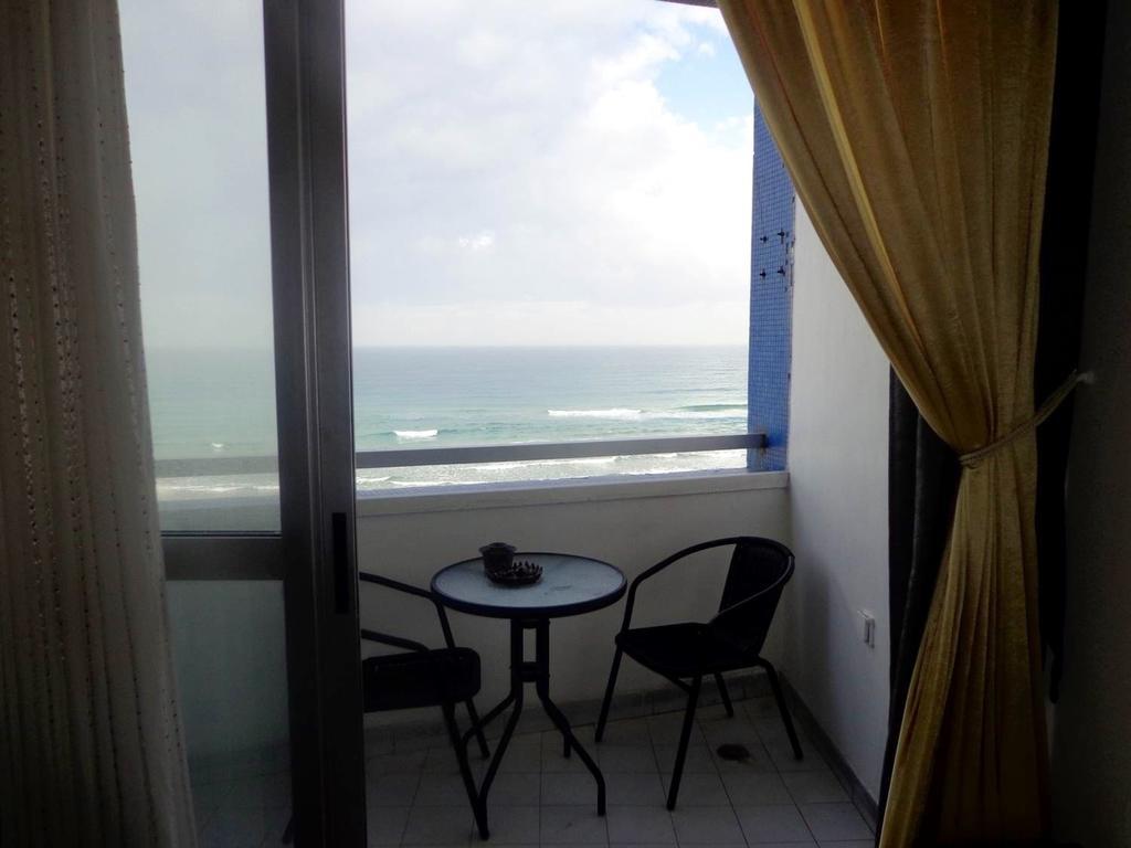 Perfect Sea View Apartment Бат Ям Екстериор снимка